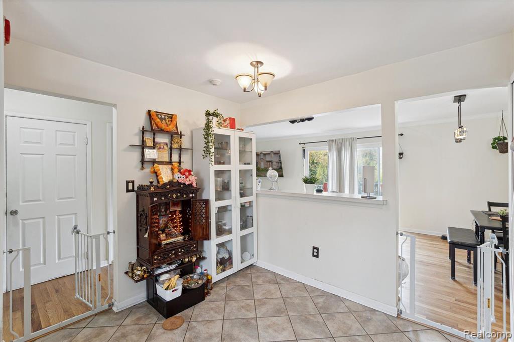 44563 SAVERY Drive, Canton, MI 48187 — Photo 9