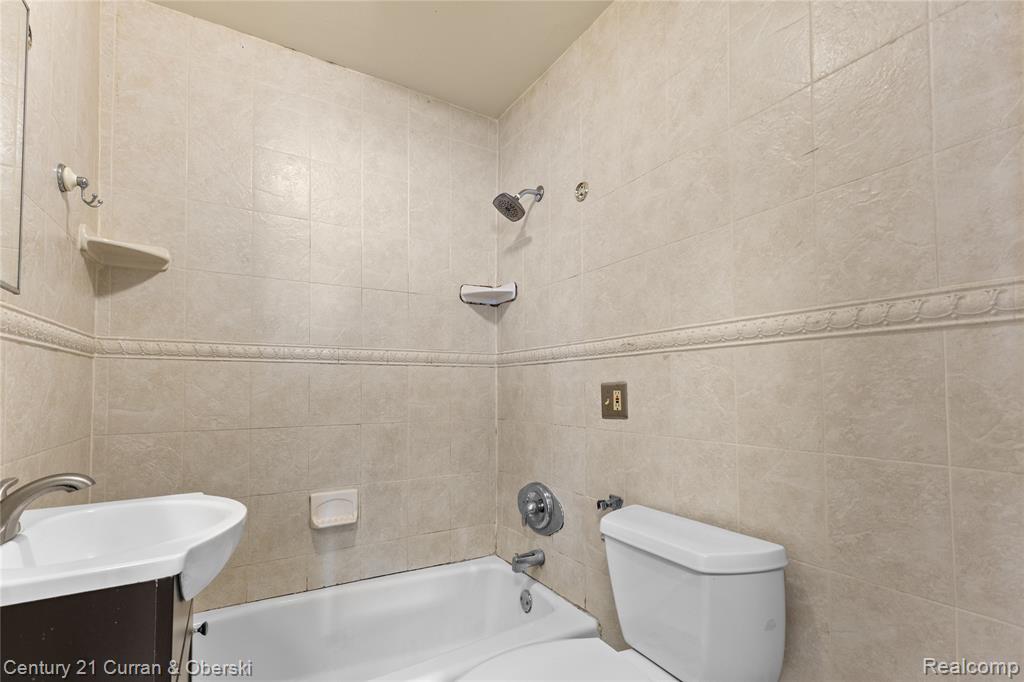 5949 Fenton Street, Dearborn Heights, MI 48127 — Photo 9