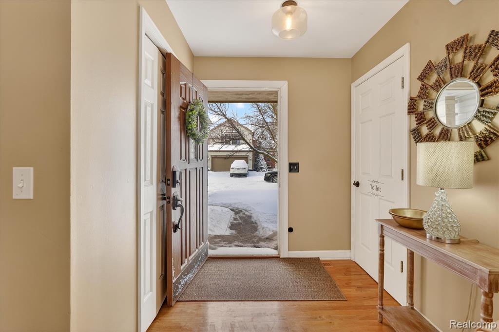 5120 Meadow Crest Circle, Holly, MI 48442 — Photo 5