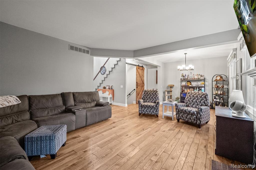6135 Strawberry Circle, Commerce Twp, MI 48382 — Photo 7