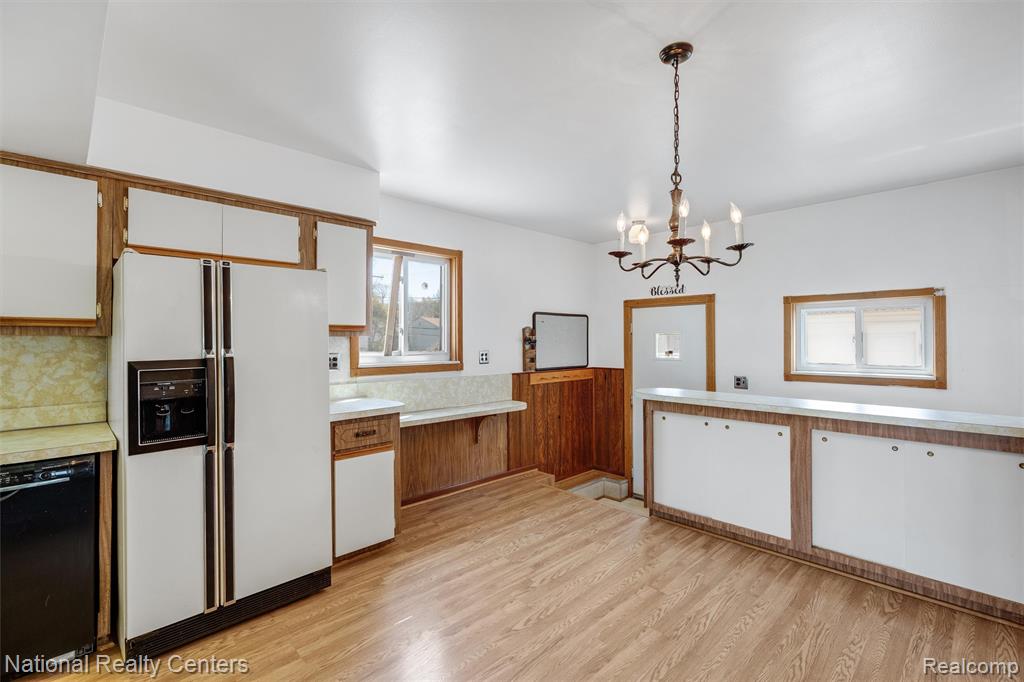 822 Bernie Lane, Madison Heights, MI 48071 — Photo 9