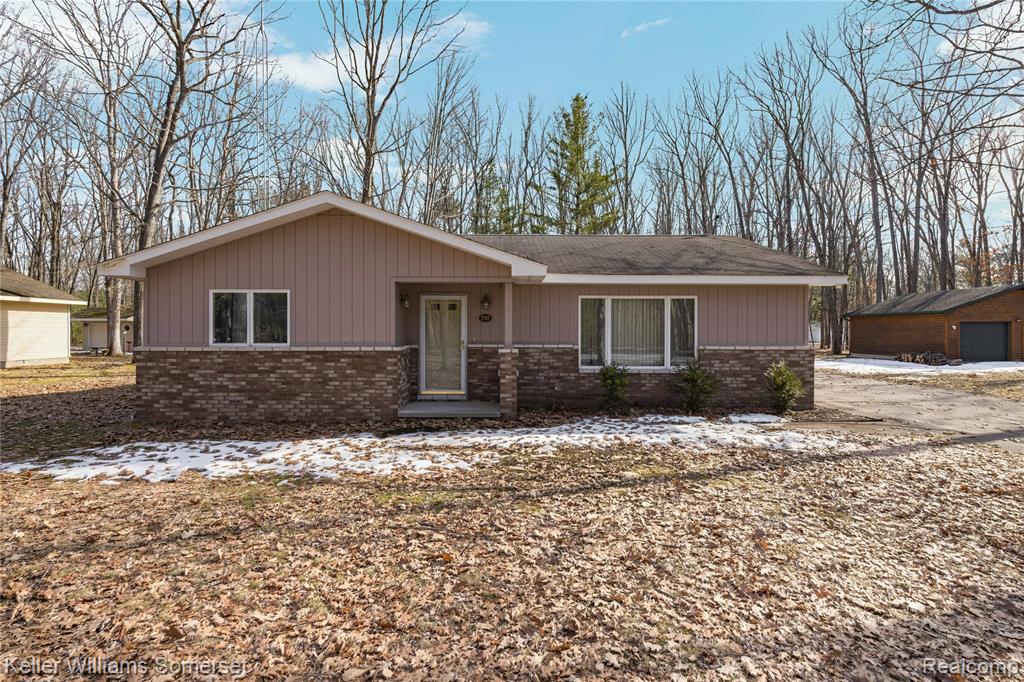 208 Hitchcock Avenue, Roscommon, MI 48653 — Photo 2