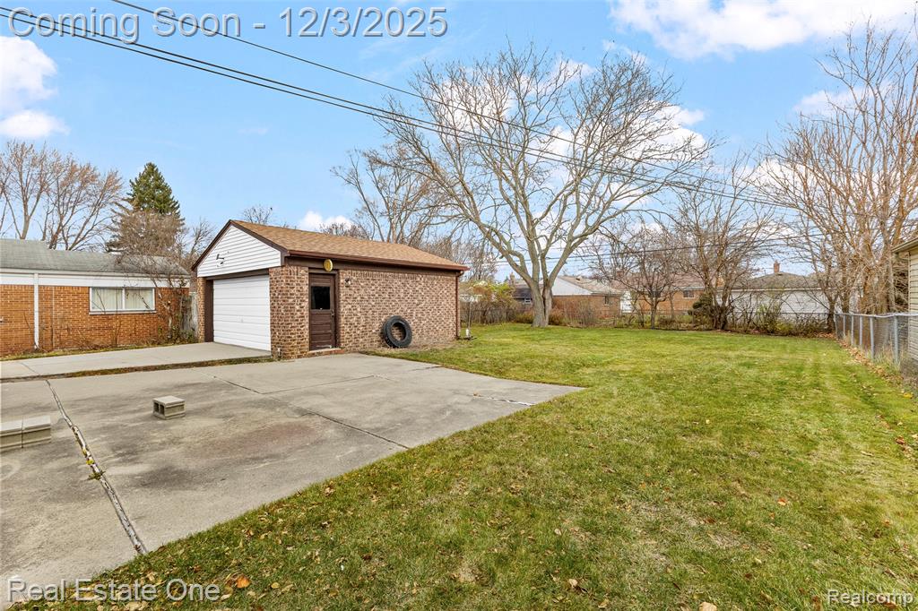 8456 Robindale Avenue, Dearborn Heights, MI 48127 — Photo 6