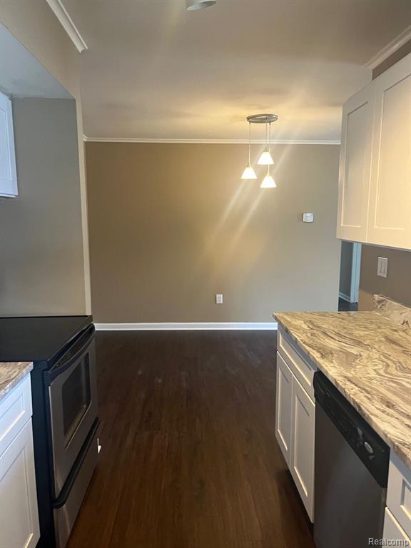 39828 VILLAGE WOOD Circle, Novi, MI — Photo 6