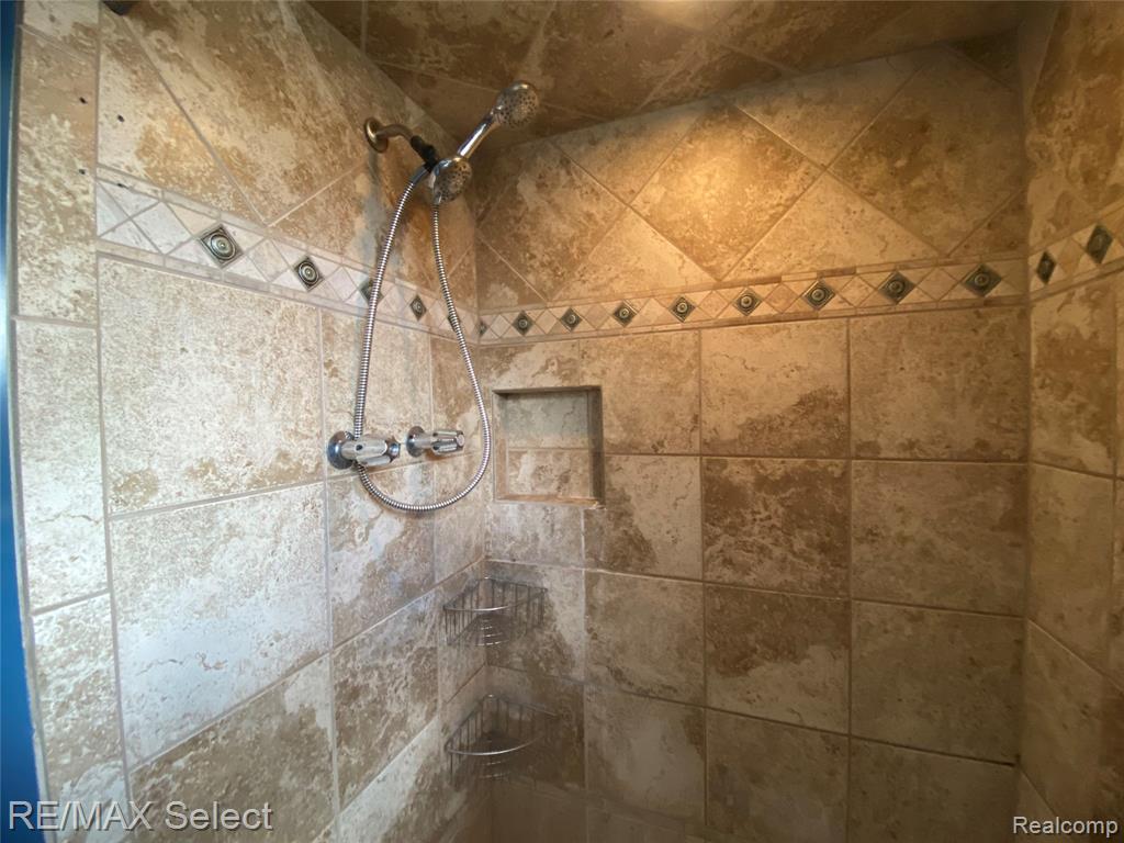 607 W Girard Avenue, Madison Heights, MI 48071 — Photo 27