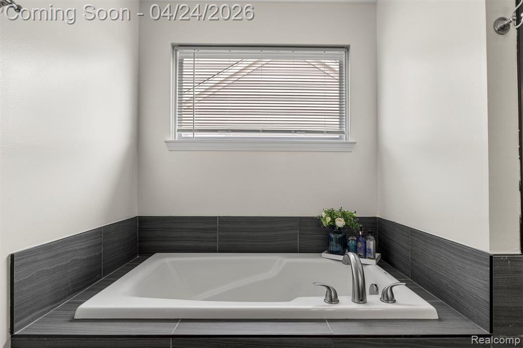 5149 Bradmore Lane, Warren, MI 48092 — Photo 32