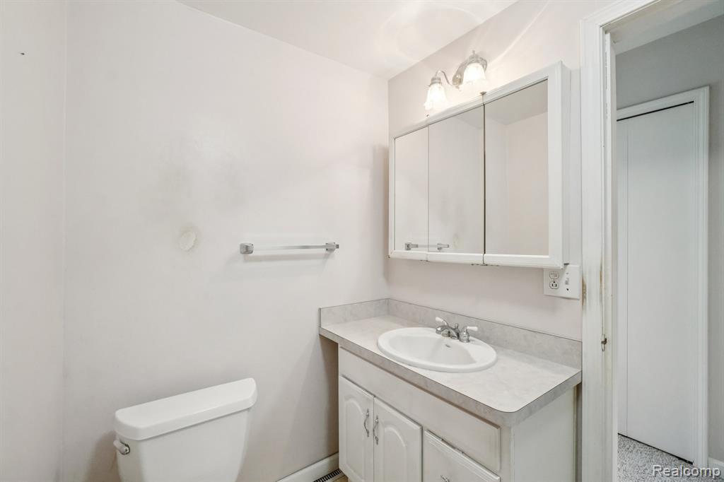 9551 Ellis Road, Clarkston, MI 48348 — Photo 26