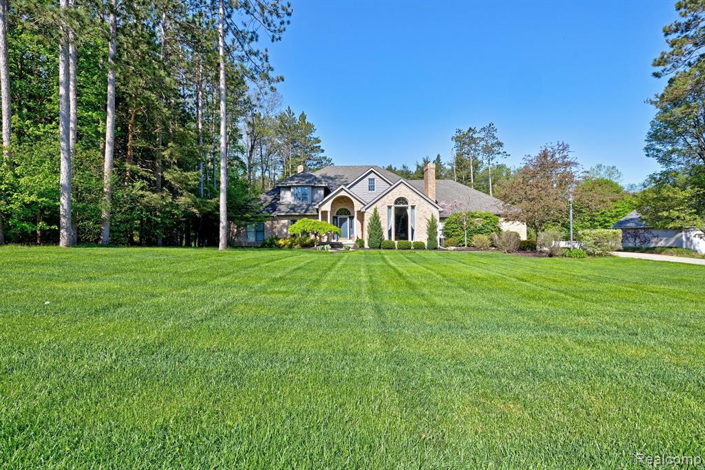 900 ROLLING PINES Drive, Ortonville, MI 48462 — Photo 63