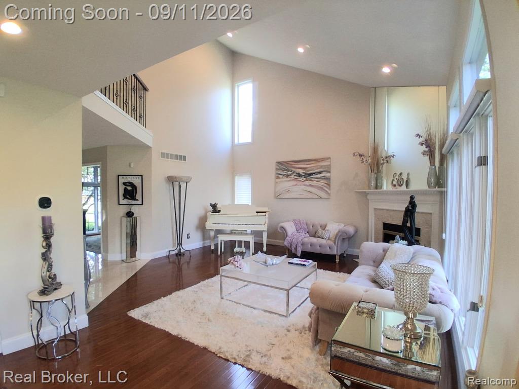 37814 Avon Lane, Farmington Hills, MI 48331