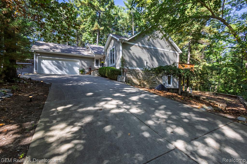 925 Sarah Road, Pinckney, MI 48169 — Photo 4
