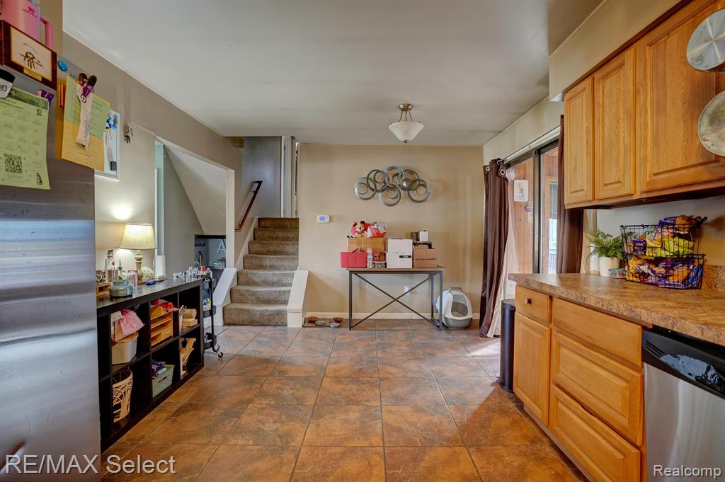 5176 BIRCHCREST Drive, Swartz Creek, MI 48473 — Photo 5