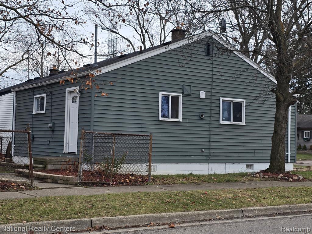 93 E COLGATE Avenue, Pontiac, MI 48340 — Photo 3