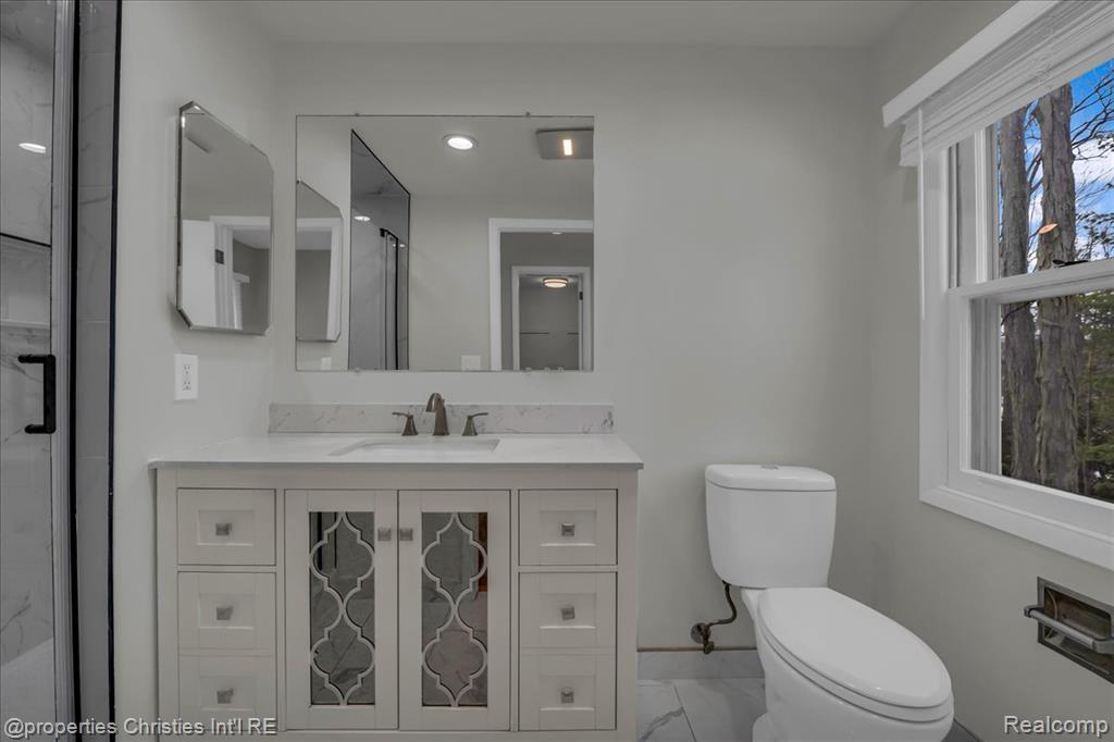 4970 Hardwoods Drive, West Bloomfield, MI 48323 — Photo 33
