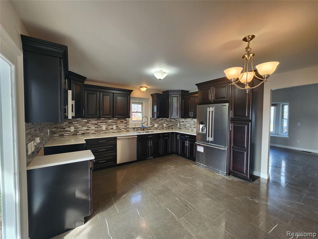 4773 Chipman Drive, Waterford, MI 48327 — Photo 10