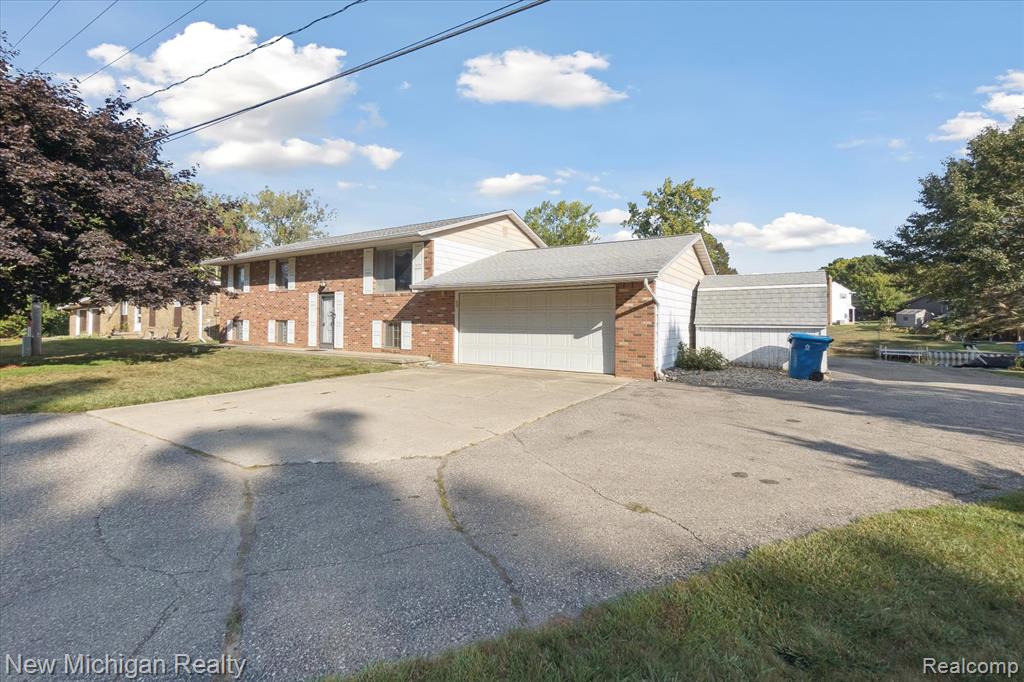 4272 Owen Road, Fenton, MI 48430 — Photo 3
