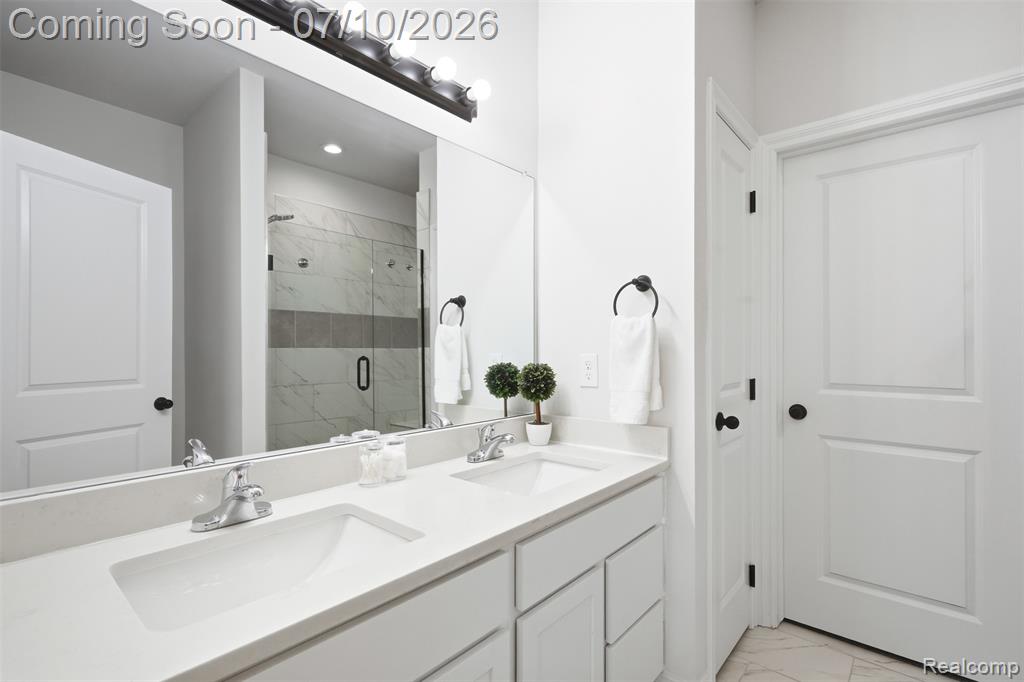11789 Hines Place Drive, Livonia, MI 48150 — Photo 19