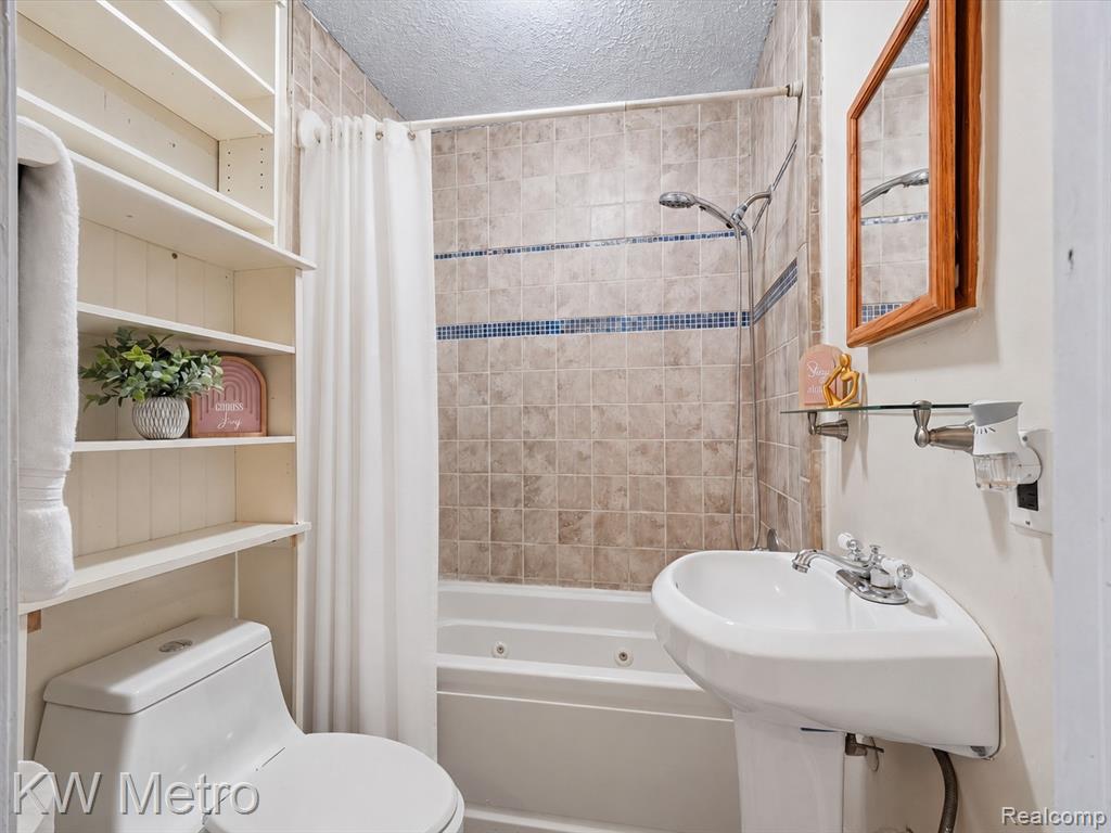 612 S Winding Drive, Waterford, MI 48328 — Photo 7