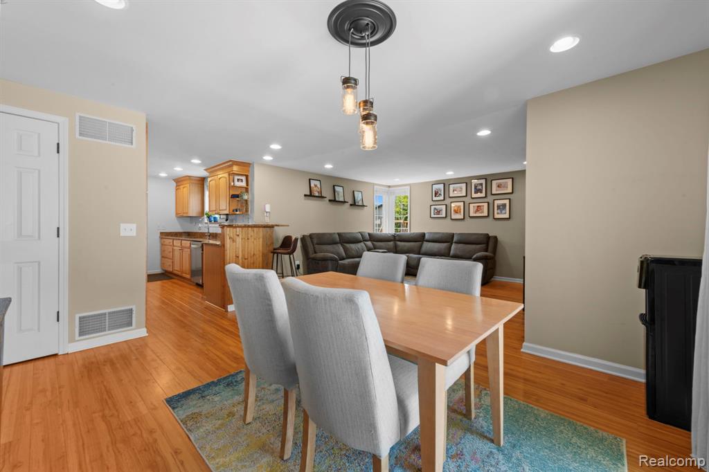 1570 Tamson Street, West Bloomfield, MI 48324 — Photo 4