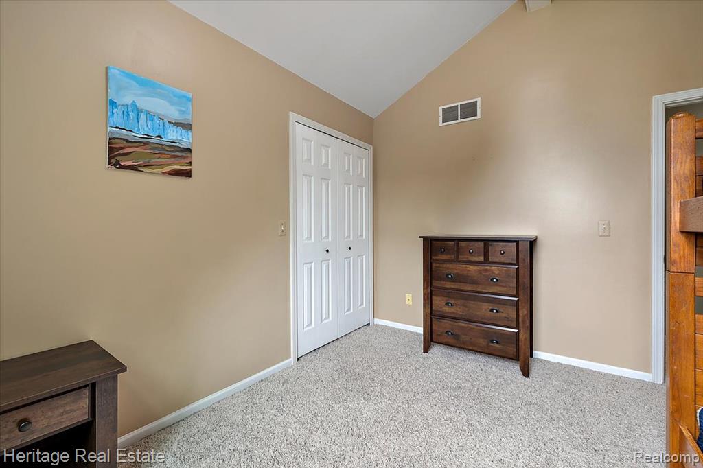 624 Glenmoor Drive, Oxford, MI 48371 — Photo 25