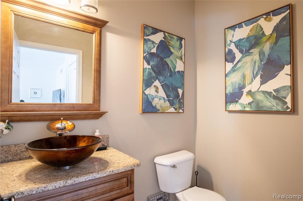 48850 Village Drive, Macomb, MI 48044 — Photo 15