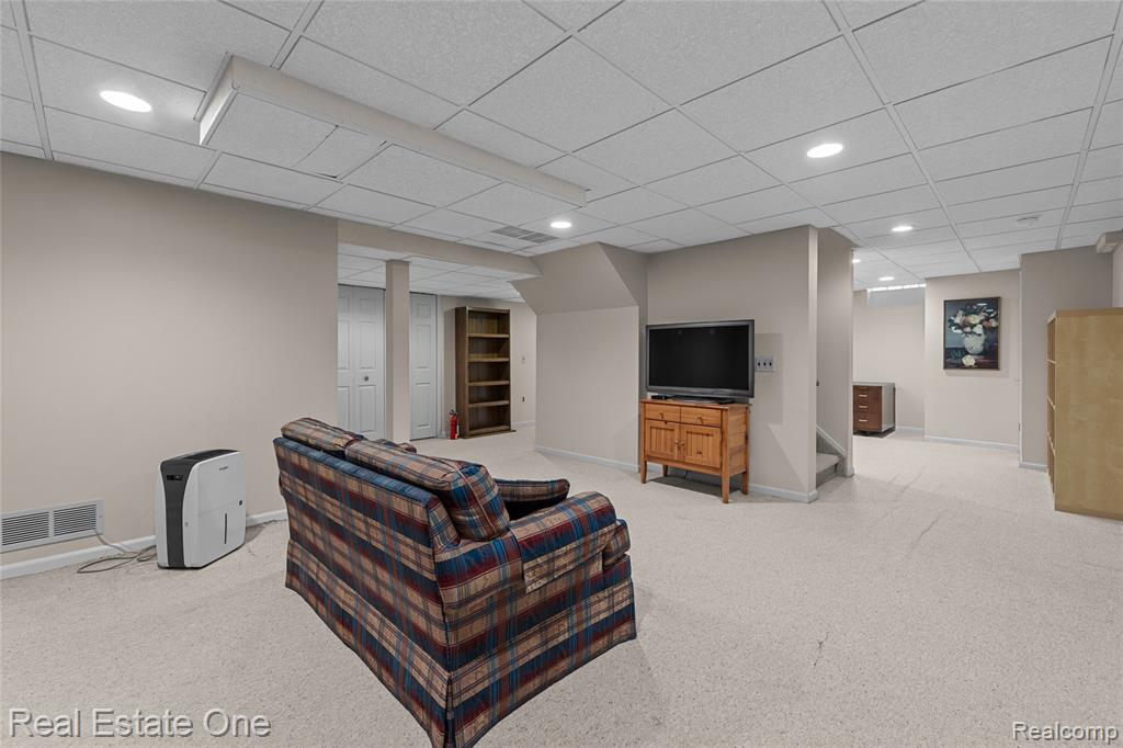 5092 Julian Drive, Troy, MI 48085 — Photo 29