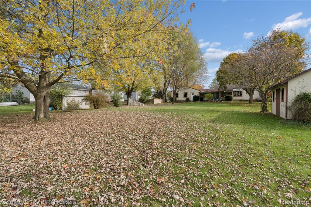 4466 S Center Road, Burton, MI 48519 — Photo 48