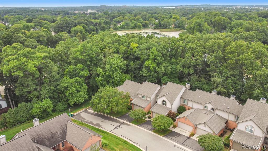 860 Woodridge Hills Drive, 95, Brighton, MI 48116 — Photo 35
