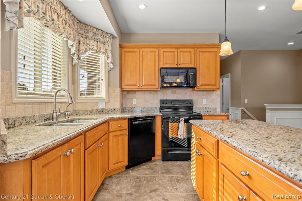 56546 CLEARSTONE Drive, Macomb, MI 48042 — Photo 18