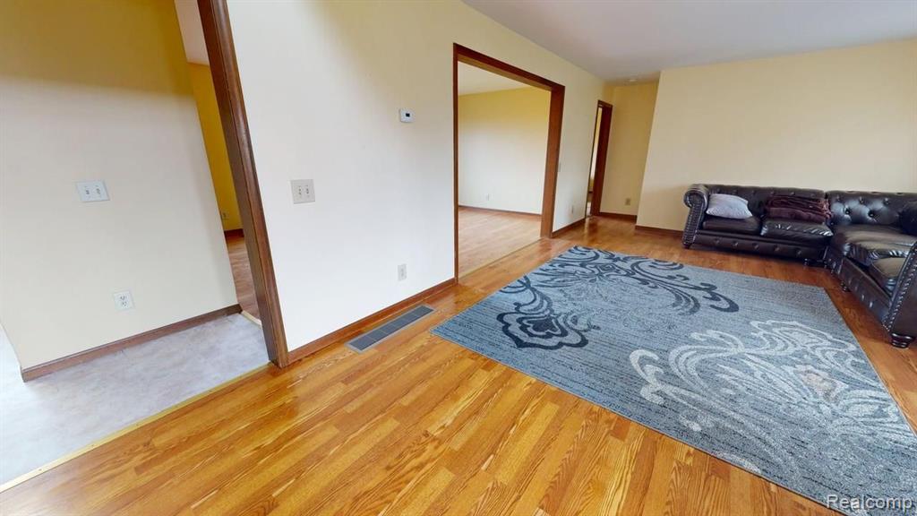 10691 COUNTY LINE Road, Milan, MI 48160 — Photo 6