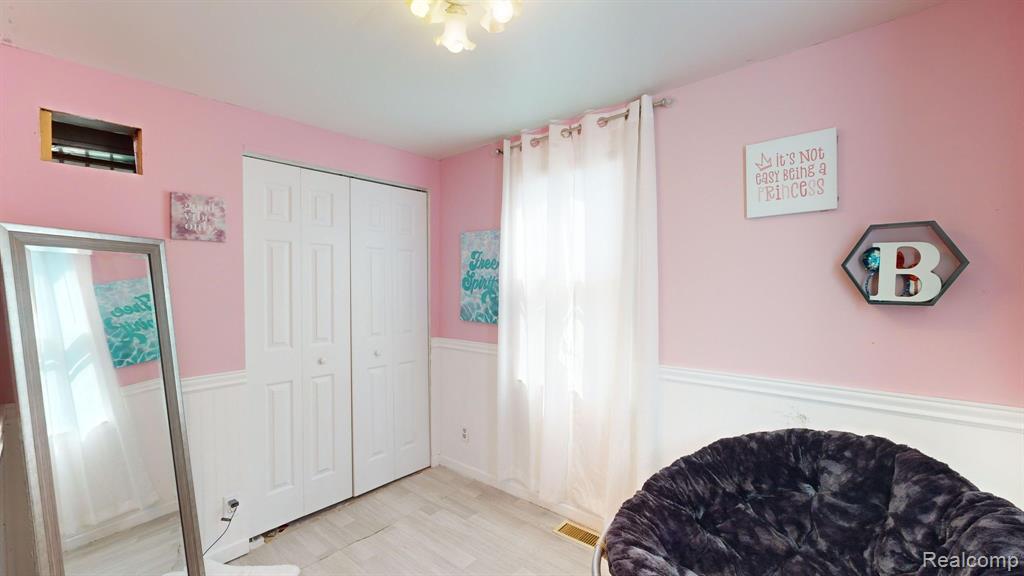 4322 GREENLY Street, Burton, MI 48529 — Photo 21