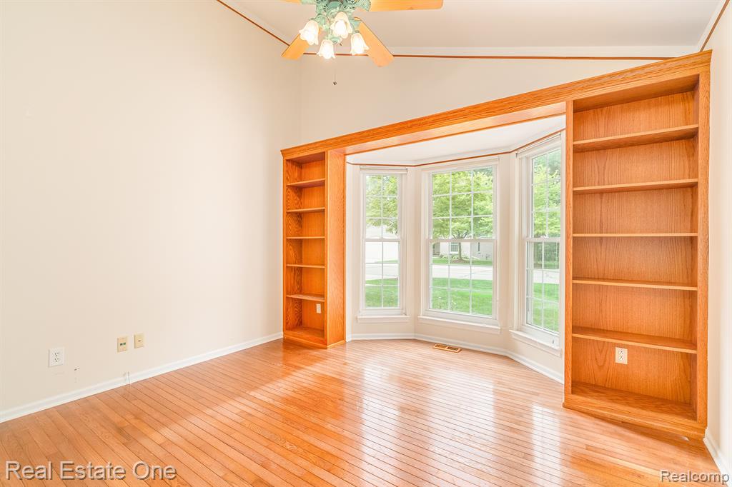 41498 HAGGERTY WOODS Court, #8, Canton, MI 48187 — Photo 20