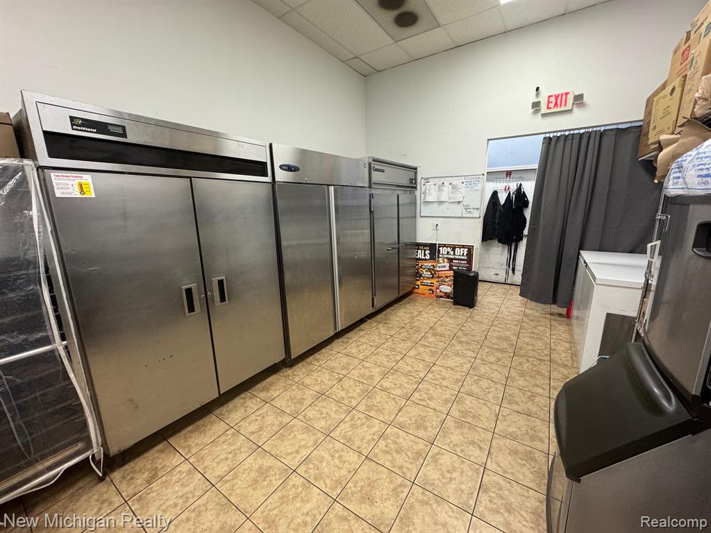 586 S Cedar Street, Imlay City, MI 48444 — Photo 11
