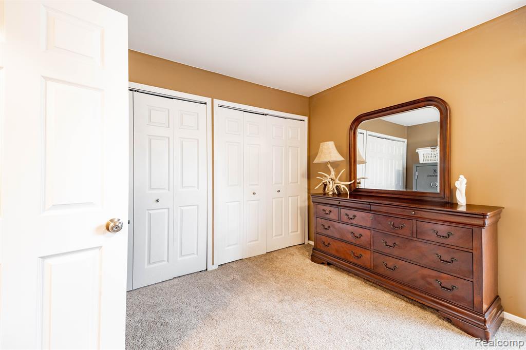 624 BEDFORD Drive, Westland, MI — Photo 14