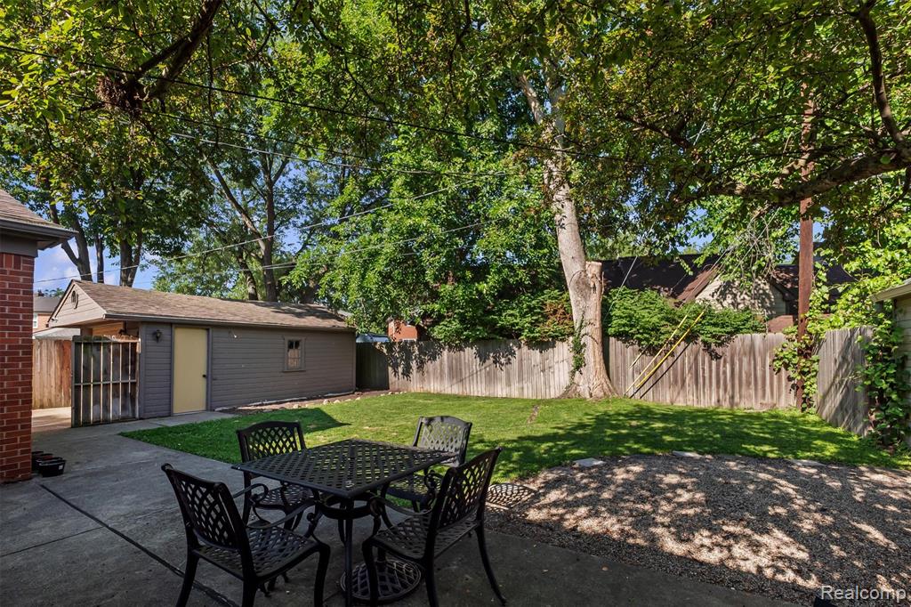 803 Oakridge Avenue, Royal Oak, MI 48067 — Photo 26
