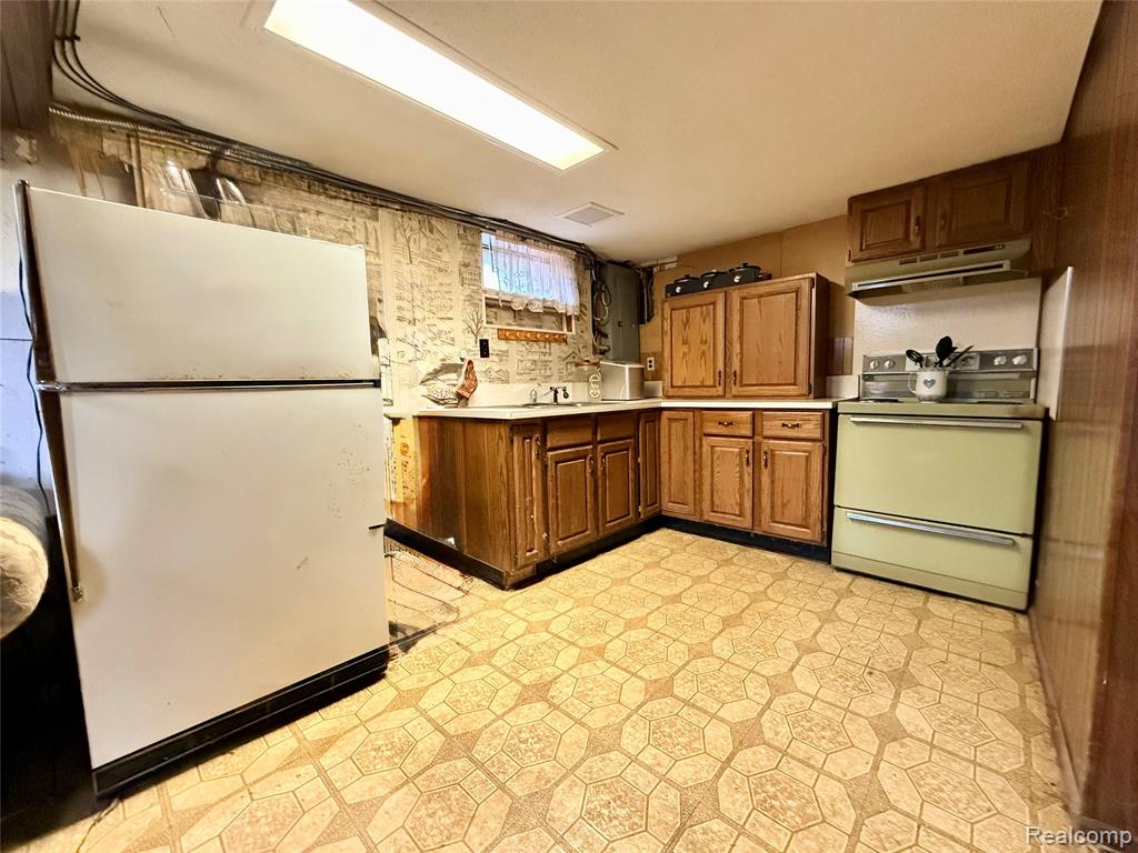 3194 S Vassar Road, Burton, MI 48519 — Photo 25