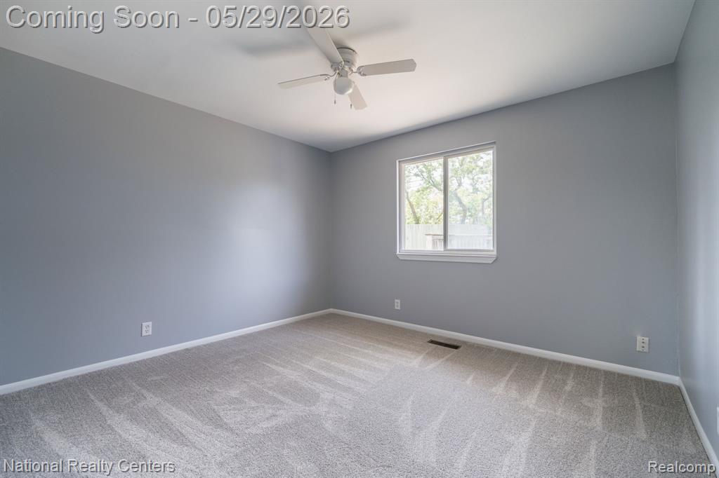 2243 Phillips Road, Auburn Hills, MI 48326 — Photo 17
