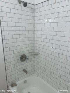 8665 QUINCY Street, Detroit, MI 48204 — Photo 17