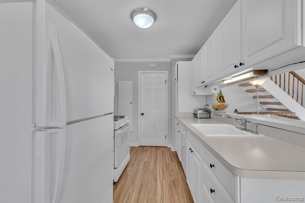 23625 STONEHENGE Boulevard, Novi, MI — Photo 16