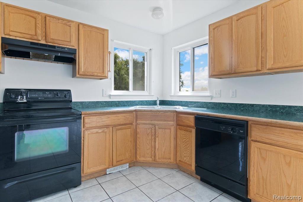 7826 DOVER Drive, Ypsilanti, MI 48197 — Photo 8