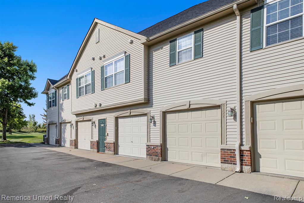 4184 Hampton Ridge Boulevard, Howell, MI 48843 — Photo 16