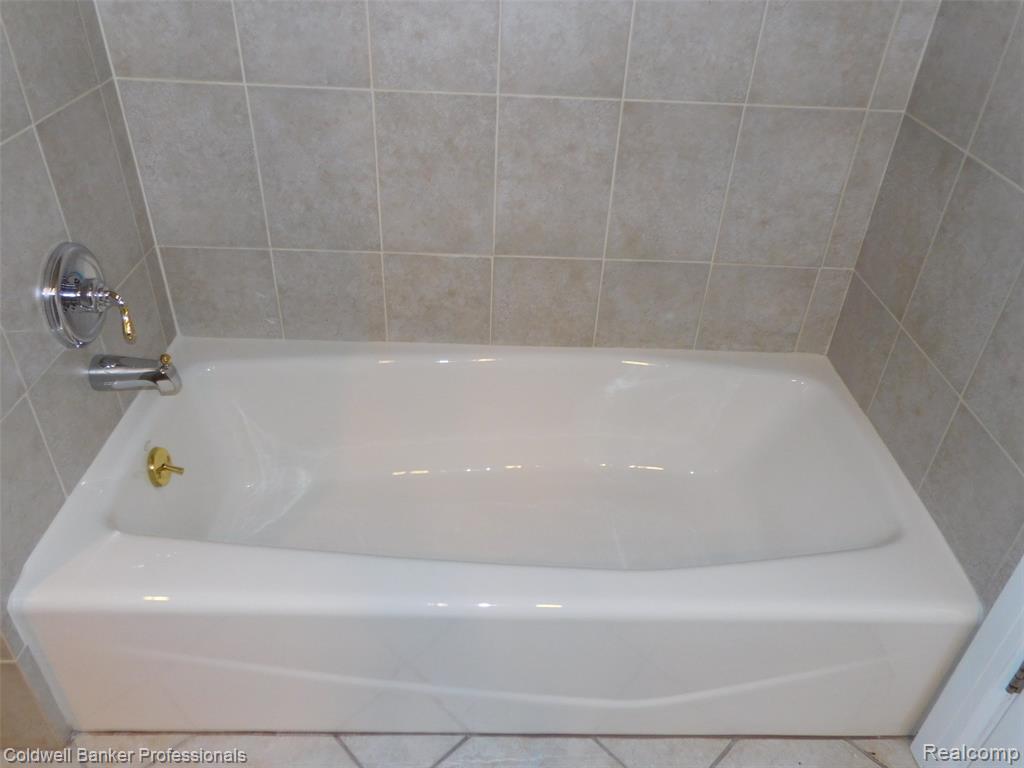 6448 Tutbury, Troy, MI 48098 — Photo 29