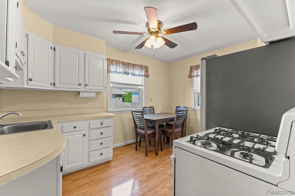 9896 Park Avenue, Allen Park, MI 48101 — Photo 8