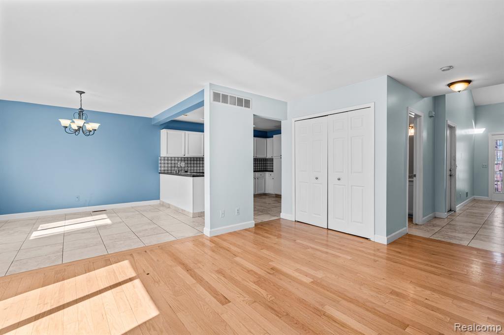 41874 BROOKVIEW Lane, Clinton Twp, MI 48038 — Photo 3
