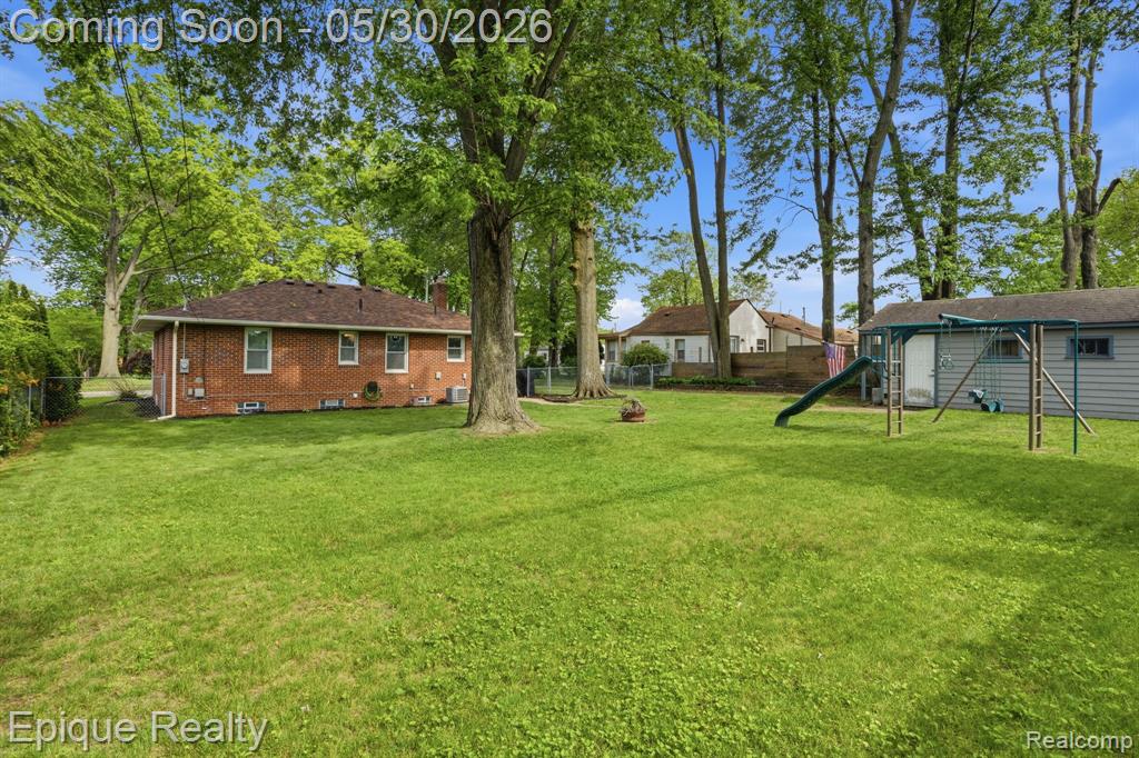 29087 Howard Avenue, Madison Heights, MI 48071 — Photo 23