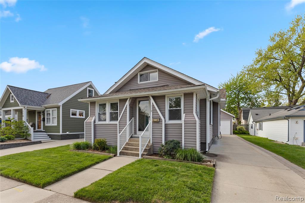110 Nakota Street, Commerce Twp, MI — Photo 2