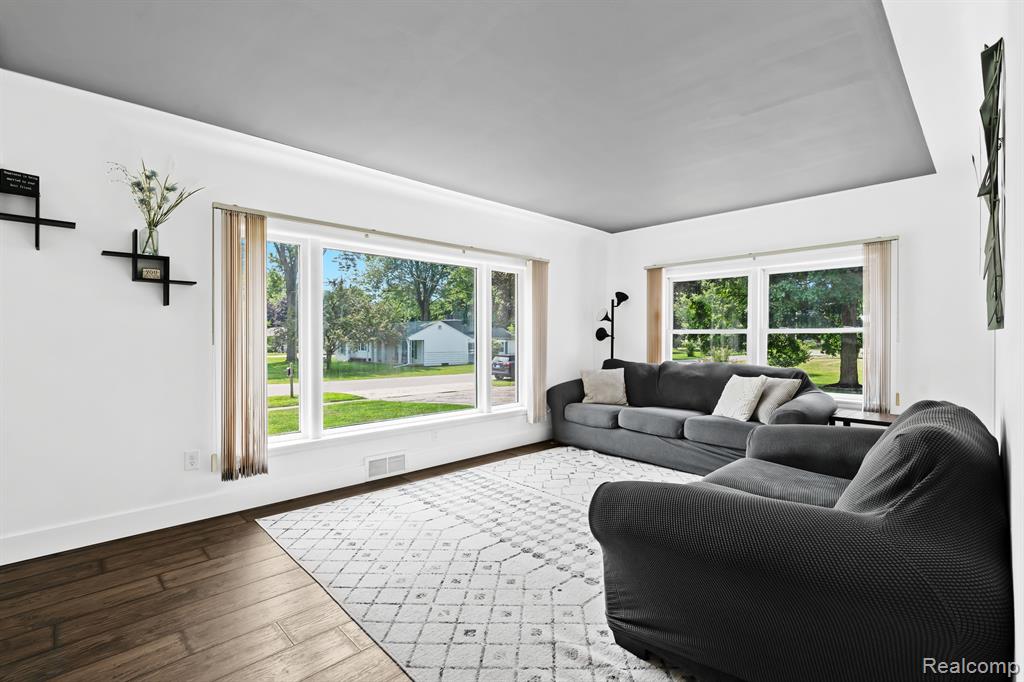 23205 HOLLWEG Street, Armada, MI — Photo 17