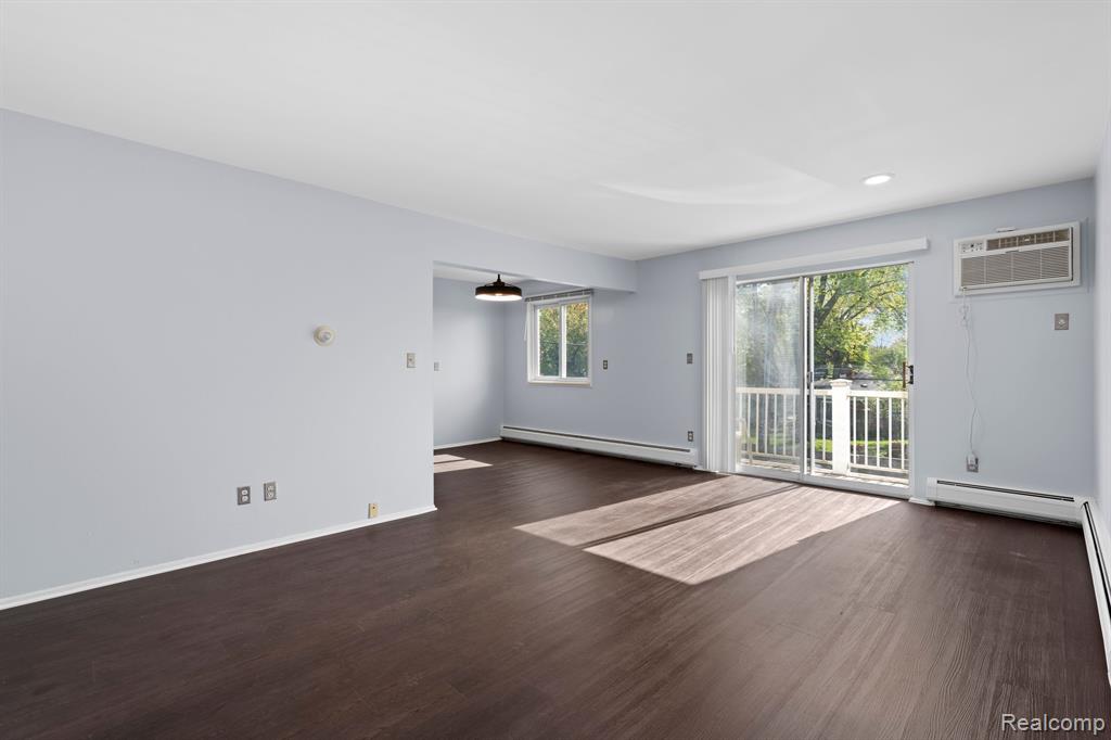 7350 N INKSTER Road, 108, Dearborn Heights, MI 48127 — Photo 5