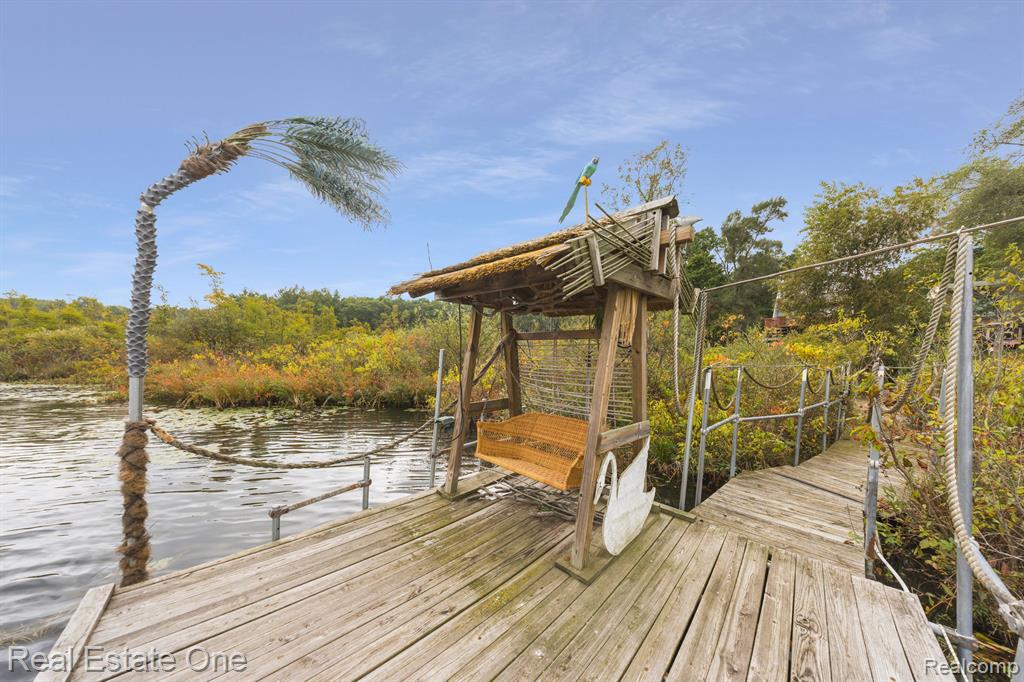 200 E CANYON Drive, Milford, MI 48380 — Photo 46