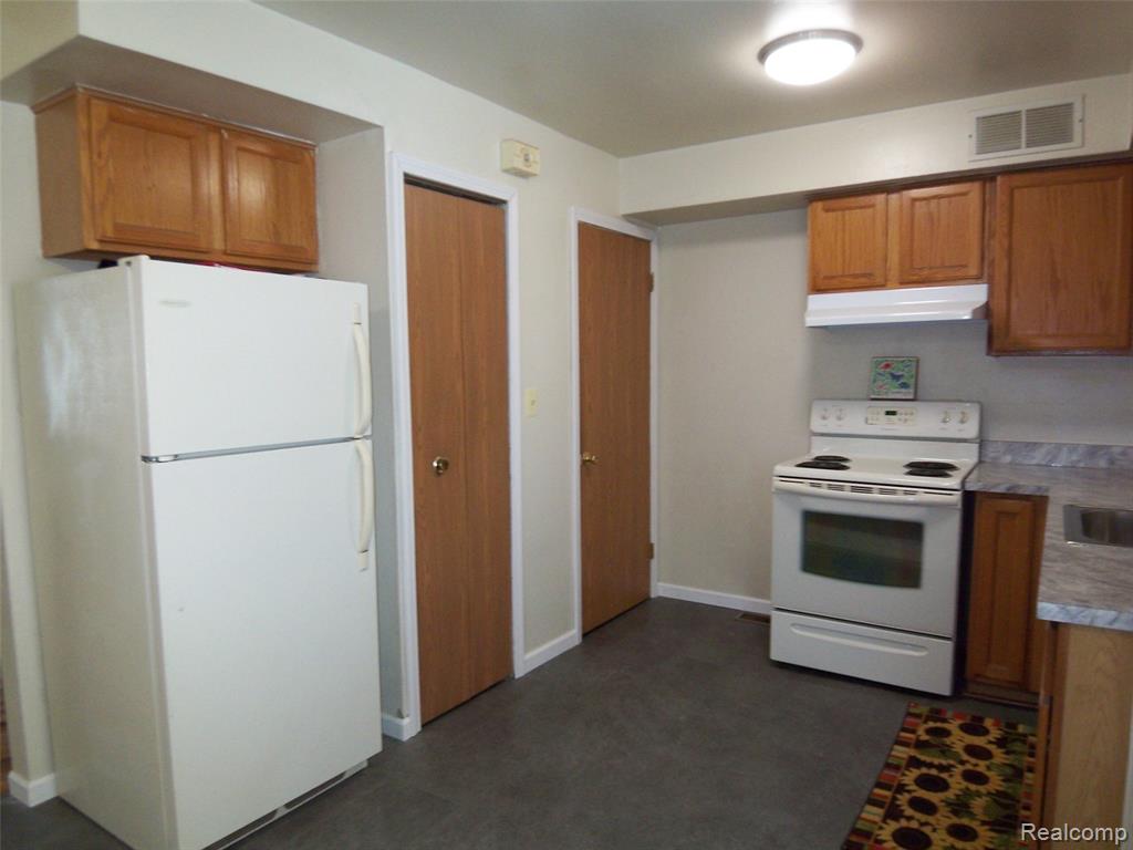 18708 Kendell Court, Clinton Twp, MI 48035 — Photo 3