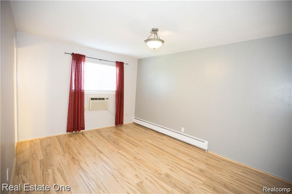 2420 Parmenter Boulevard, Royal Oak, MI 48073 — Photo 8